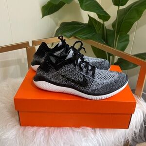 *BRAND NEW* Nike Free Run Flyknit Sneakers